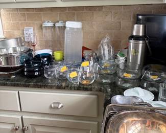 Miscellaneous kitchen items