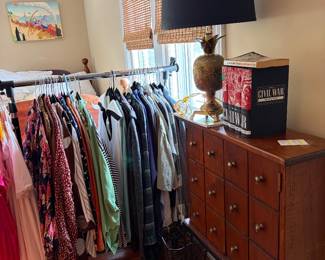 Nice women’s clothes small and medium to large