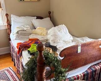 Bed linens in several sizes