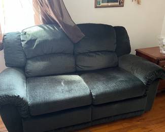 Nice recliner love seat