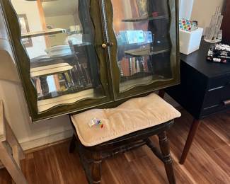 Wall curio cabinet 