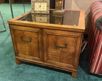 Vintage Henredon Artefacts side table. $50.00