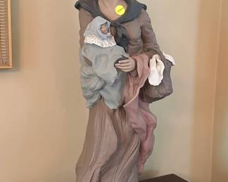 Lladró "Motherly Love" matte porcelain figurine from the Goyesca Series. $100.00
