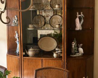 Vintage Drexel Heritage display cabinet. $350.00