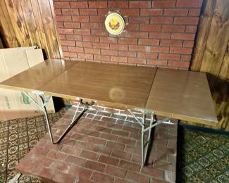 Compact & Portable Table