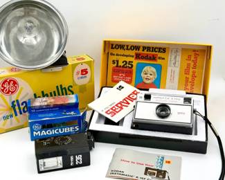 vintage Imperial Impakta X700 Magicube Camera & Accessories Untested