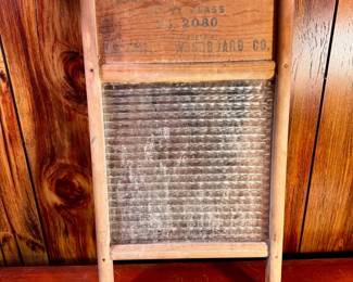 Crystal Canada Glass Wash Board