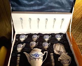 Sorelle Fine Porcelain Set In Box