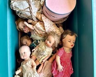 Tote Of Dolls