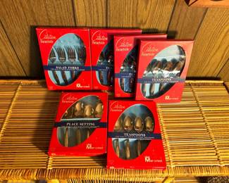 Mar-Crest Stainless Tableware