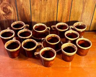 (13) Hull Creststone Mugs