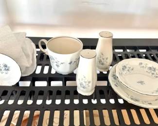 Johann Havilan Box Of Dishes