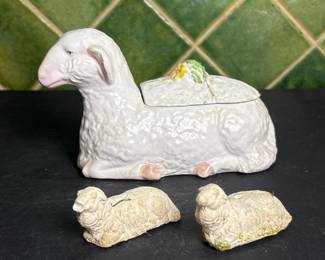 113 vintageceramicsheepcovereddishwith