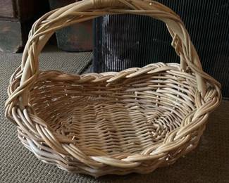 437 ovalwickerbasketwithhandle