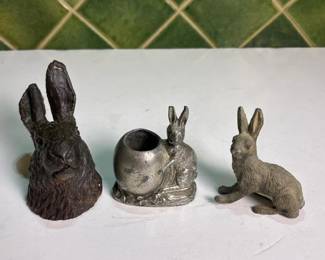 300 threevintagerabbitfigurinesanddecor