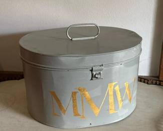 062 warnockuniformcometalhatboxwithmm