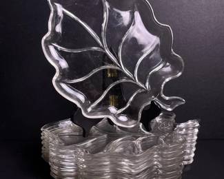 130 setof8clearglassleafshapedserving