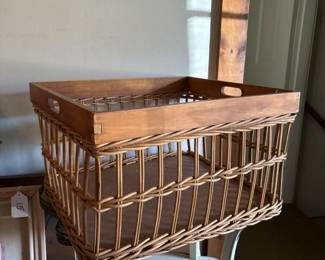 058 largewickerstoragebasketwithwooden