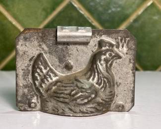 025 vintagemetalhenshapedchocolatemold