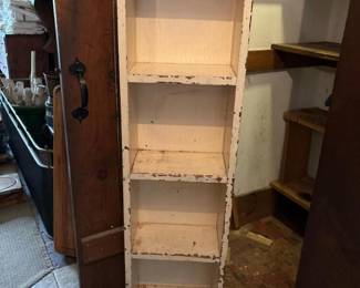 064 narrowvintagewoodenbookshelf