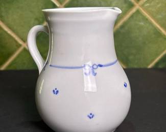 304 handpaintedceramiccreamerjugwithbl