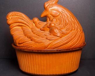 149 1981gourmettopfliddedterracottaclay
