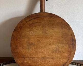 073 vintagewoodenbreadboardwithhandle