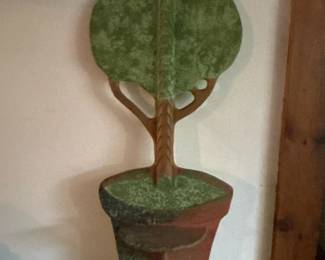 435 32handcraftedandhandpaintedwoodenw
