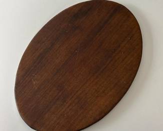 387 ovaldarkbrownwoodencuttingboard