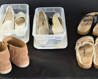 Lot 173: Assorted women's sandals and loafers