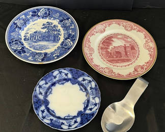 Lot 103: Decorative ceramic plate set: blue-and-white scenes and pink transferware with spoon