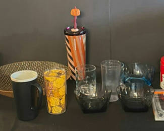 Lot 75: Assorted drinkware and kitchenware items