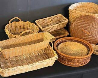 Lot 70: Assorted woven baskets collection