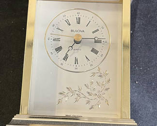 Lot 112: Bulova Quartz Mantel Clock