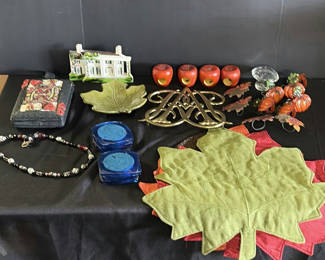 Lot 168: Fall decorative items and accessories
