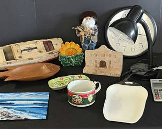 Lot 175: Assorted nautical and tropical decor with small household items