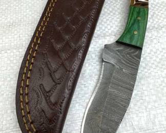 Damascus Steel Fixed Curved Blade Knife w/ Sheath