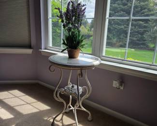 Olrego antique pedestal 