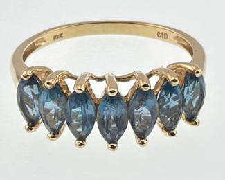 10kt blue topaz ring