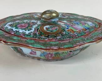 Antique Rose Medallion covered vegetable dish
