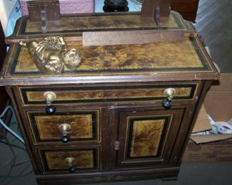 PAINTED WASHSTAND