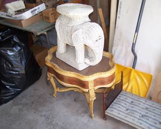 WICKER ELEPHANT & TAVEL'S COCKTAIL TABLE