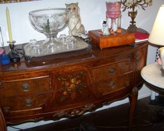 CLOSER VIEW OF SIDEBOARD