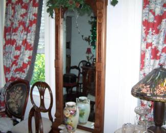 ANOTHER VIEW OF THE PIER MIRROR & LEADED GLASS LAMP