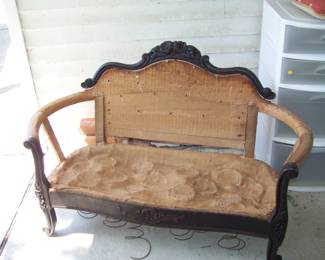 VICTORIAN SETTEE FRAME