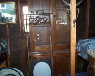 OAK DRESSING SCREEN FRAME, PINE 2-PIECE CUPBOARD