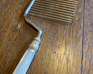 Vintage Mother of Pearl Cake Breaker 