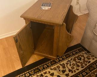 Small stand /Magazine rack