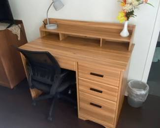 Computer desk w/chair