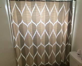 Bathroom curtain set w/rod
